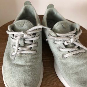 Like new allbird sneakers!